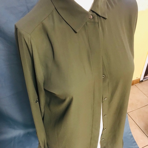 Tops - Picture 3 of 4